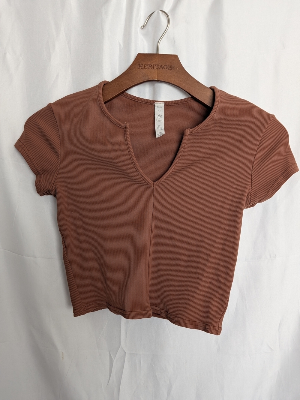 ALO Yoga Wellness Rib Notch Neck Short Sleeve Size XS